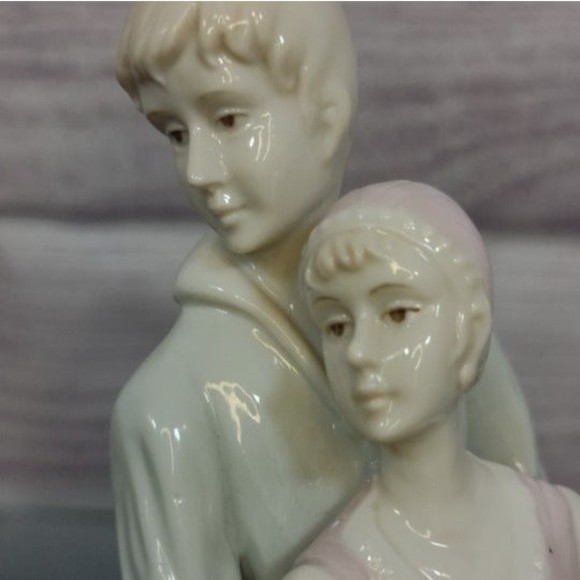 Arnart Imports Porcelain Dancing Couple Figurine Musical 1986 RARE - Picture 2 of 5